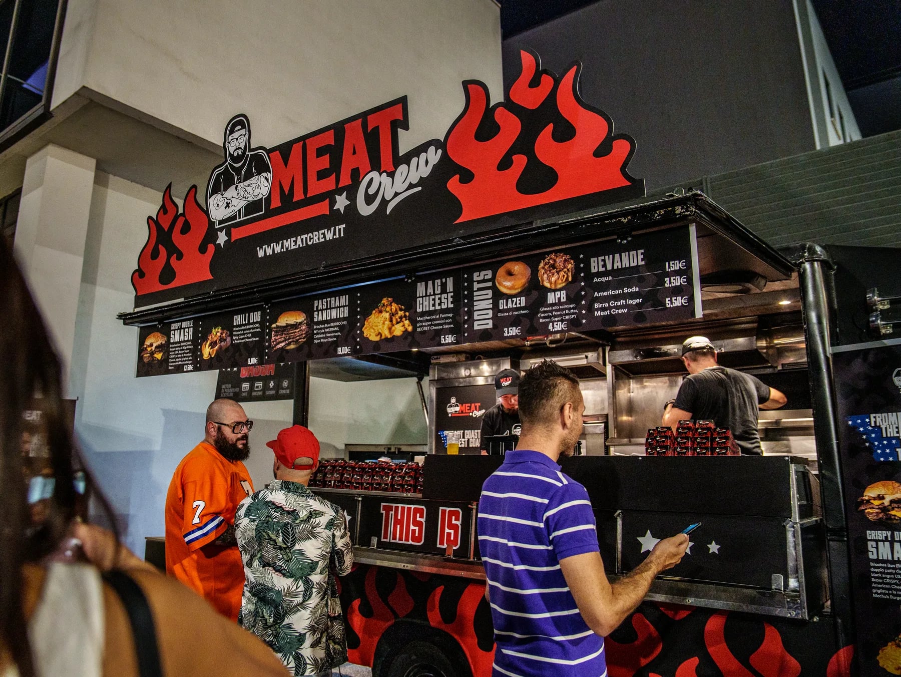 Il food truck di Meat Crew al Plug-Mi di Milano, nel settembre 2022